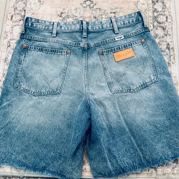 The wrangler mid thigh cowboy shorts - Picture 7 of 10
